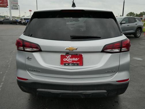 Silver Ice Metallic 2022 Chevrolet Equinox 2LT