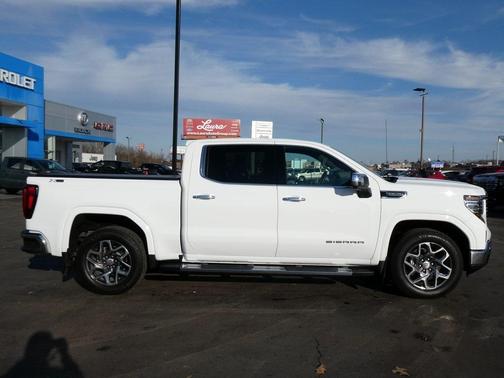 2024 GMC Sierra 1500 SLT