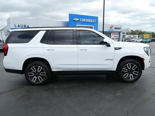 Summit White 2023 GMC Yukon AT4