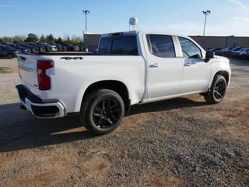 Summit White 2026 Chevrolet Silverado 1500 RST