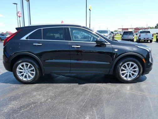 Stellar Black Metallic 2019 Cadillac XT4 Luxury
