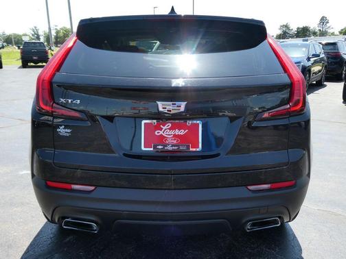 Stellar Black Metallic 2019 Cadillac XT4 Luxury