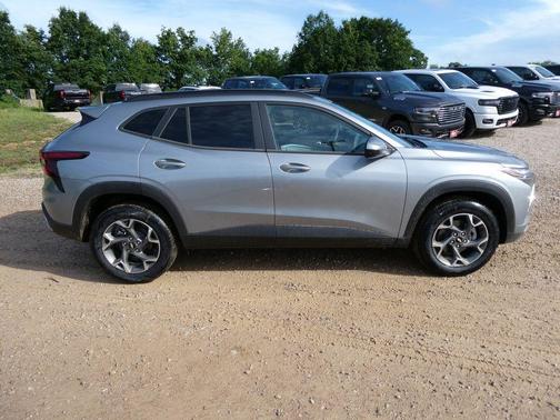 Sterling Gray Metallic 2026 Chevrolet Trax LT