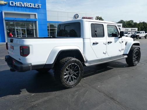 Bright White Clearcoat 2021 Jeep Gladiator Overland