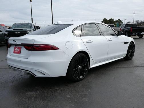 2024 Jaguar XF R-Dynamic SE