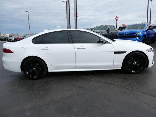 2024 Jaguar XF R-Dynamic SE