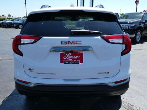 Summit White 2023 GMC Terrain AT4