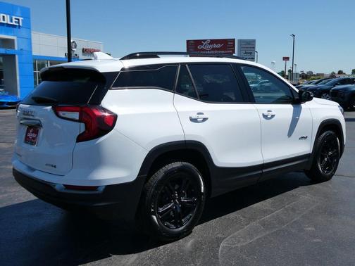 Summit White 2023 GMC Terrain AT4