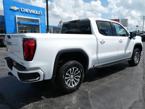 Summit White 2022 GMC Sierra 1500 AT4