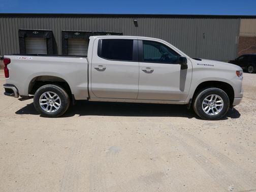 White Sand 2026 Chevrolet Silverado 1500 RST
