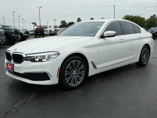 Alpine White 2019 BMW 530 i xDrive
