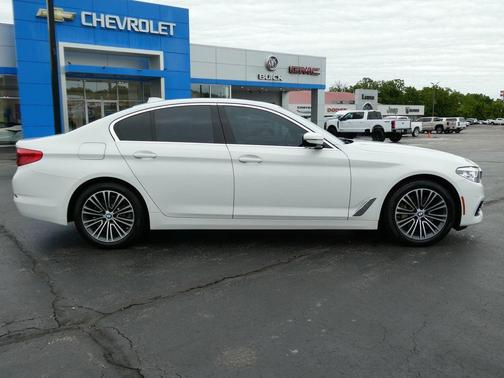 Alpine White 2019 BMW 530 i xDrive