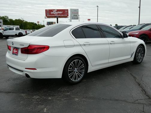 Alpine White 2019 BMW 530 i xDrive