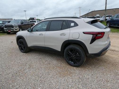 White Sand 2026 Chevrolet Trax ACTIV