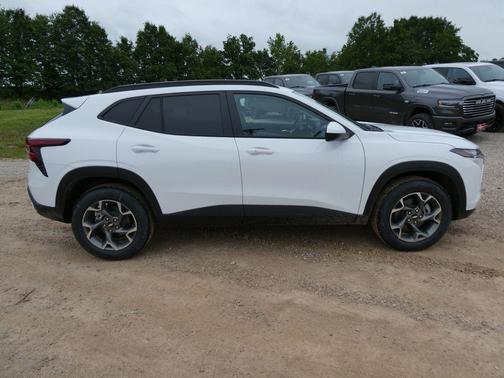 Summit White 2026 Chevrolet Trax LT