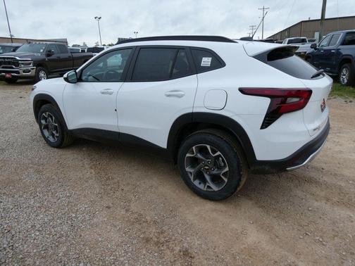 Summit White 2026 Chevrolet Trax LT