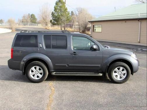 2012 Nissan Pathfinder SV