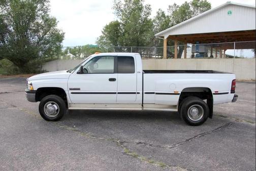Bright White Clear Coat 1999 Dodge Ram 3500 Quad Cab DRW