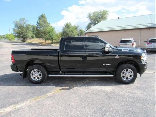 2023 RAM 2500 Laramie Crew Cab 4x4 6'4' Box