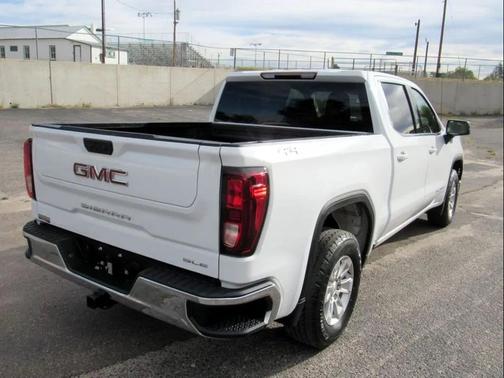 2024 GMC Sierra 1500 SLE