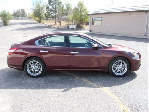 2010 Nissan Maxima SV
