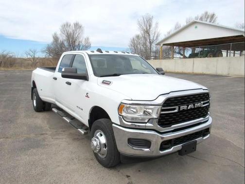2022 RAM 3500 Big Horn Crew Cab 4x4 8' Box