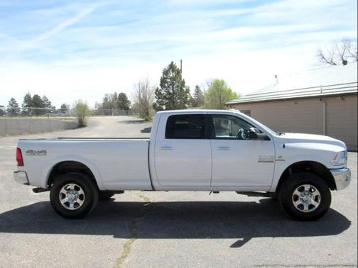Bright White Clearcoat 2017 RAM 2500 Big Horn Crew Cab 4x4 8' Box