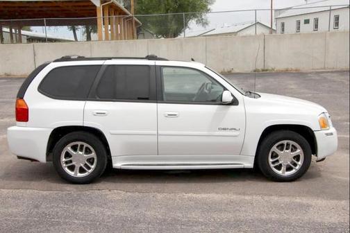 Summit White 2008 GMC Envoy Denali