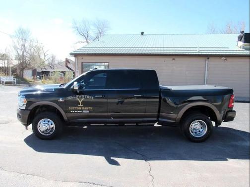 Diamond Black Crystal Pearlcoat 2020 RAM 3500 Longhorn