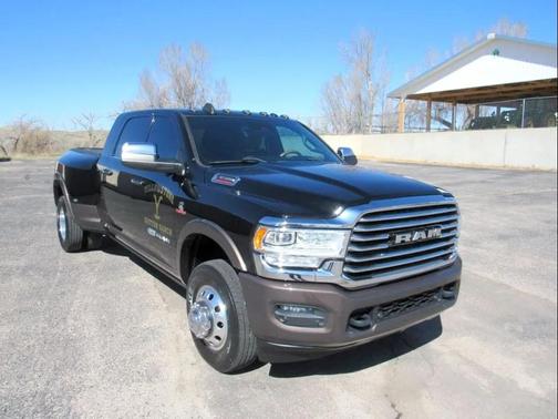 Diamond Black Crystal Pearlcoat 2020 RAM 3500 Longhorn