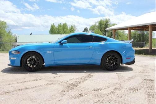 Grabber Blue Metallic 2022 Ford Mustang GT Premium