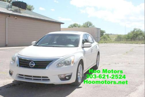 Pearl White 2014 Nissan Altima 2.5 SV