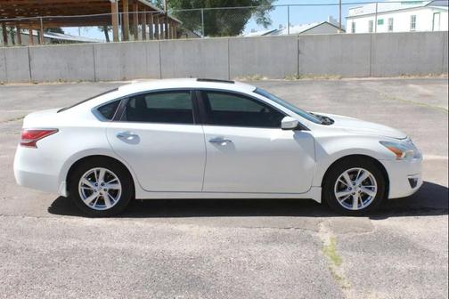 Pearl White 2014 Nissan Altima 2.5 SV