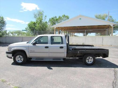 2004 Chevrolet Silverado 2500 LS H/D Crew Cab