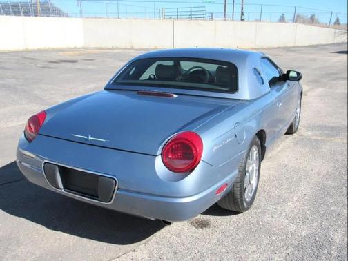 2005 Ford Thunderbird 