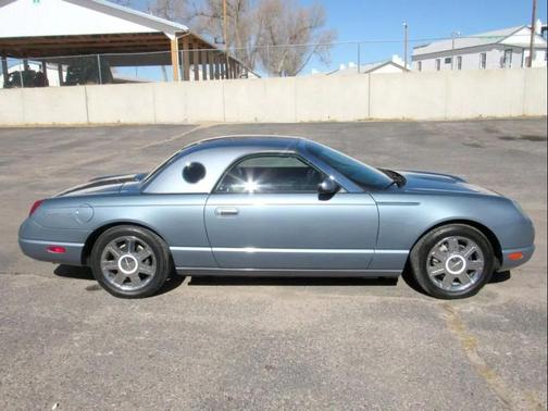 2005 Ford Thunderbird 