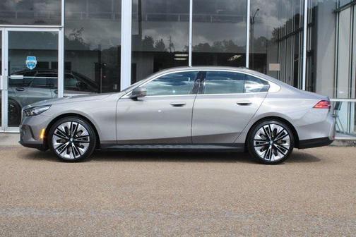 2025 BMW 530 530i