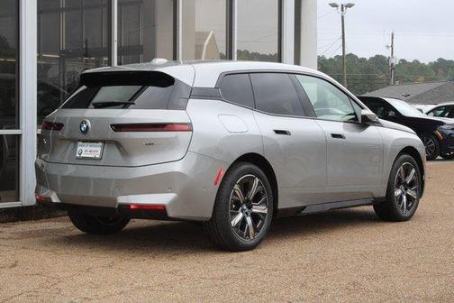 2026 BMW iX xDrive45