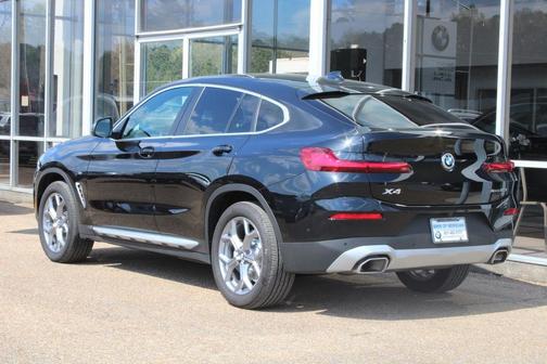2025 BMW X4 xDrive30i