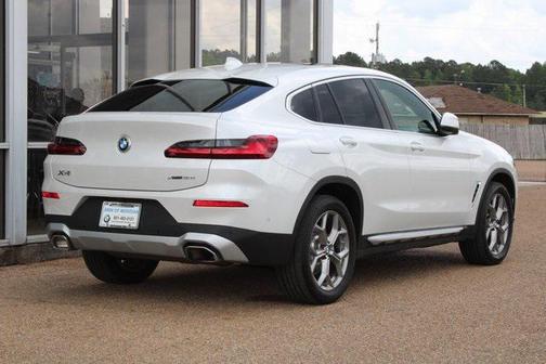 2025 BMW X4 xDrive30i
