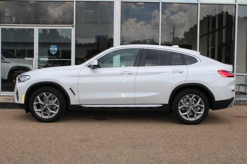 2025 BMW X4 xDrive30i
