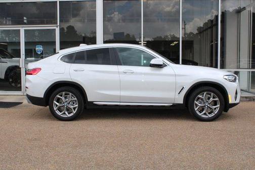 2025 BMW X4 xDrive30i
