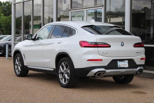 2025 BMW X4 xDrive30i