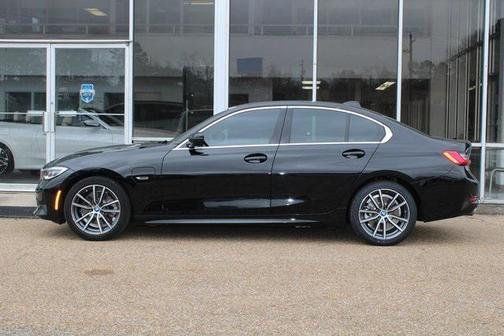 2022 BMW 330e iPerformance