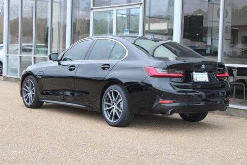 2022 BMW 330e iPerformance