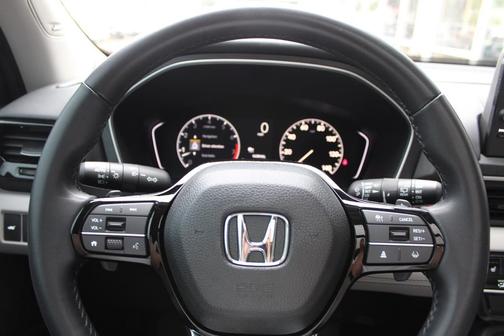 Platinum White Pearl 2023 Honda Pilot Touring 8-Passenger