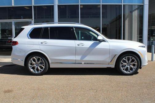 2025 BMW X7 xDrive40i