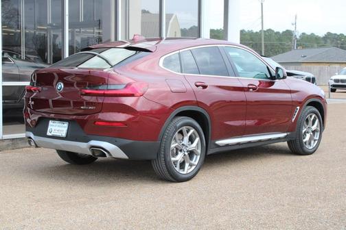 2025 BMW X4 xDrive30i