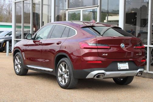 2025 BMW X4 xDrive30i