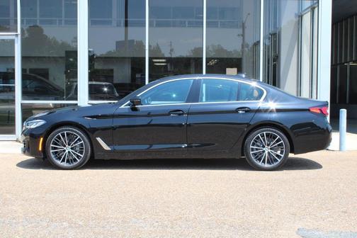 Black Sapphire Metallic 2023 BMW 530 i